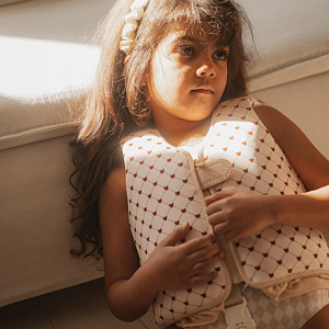 Жилет для плавания Mrs. Ertha "Lovely Roots", танец сердец